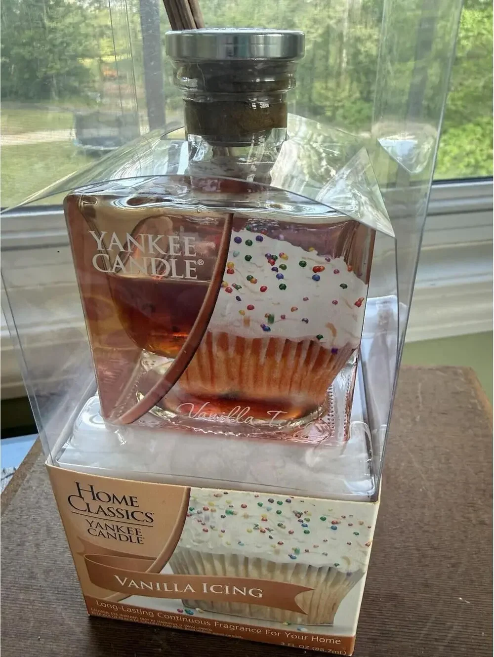 Yankee Candle Vanilla Cupcake Reed Diffuser Oil - 1.2 oz New Rare Retired